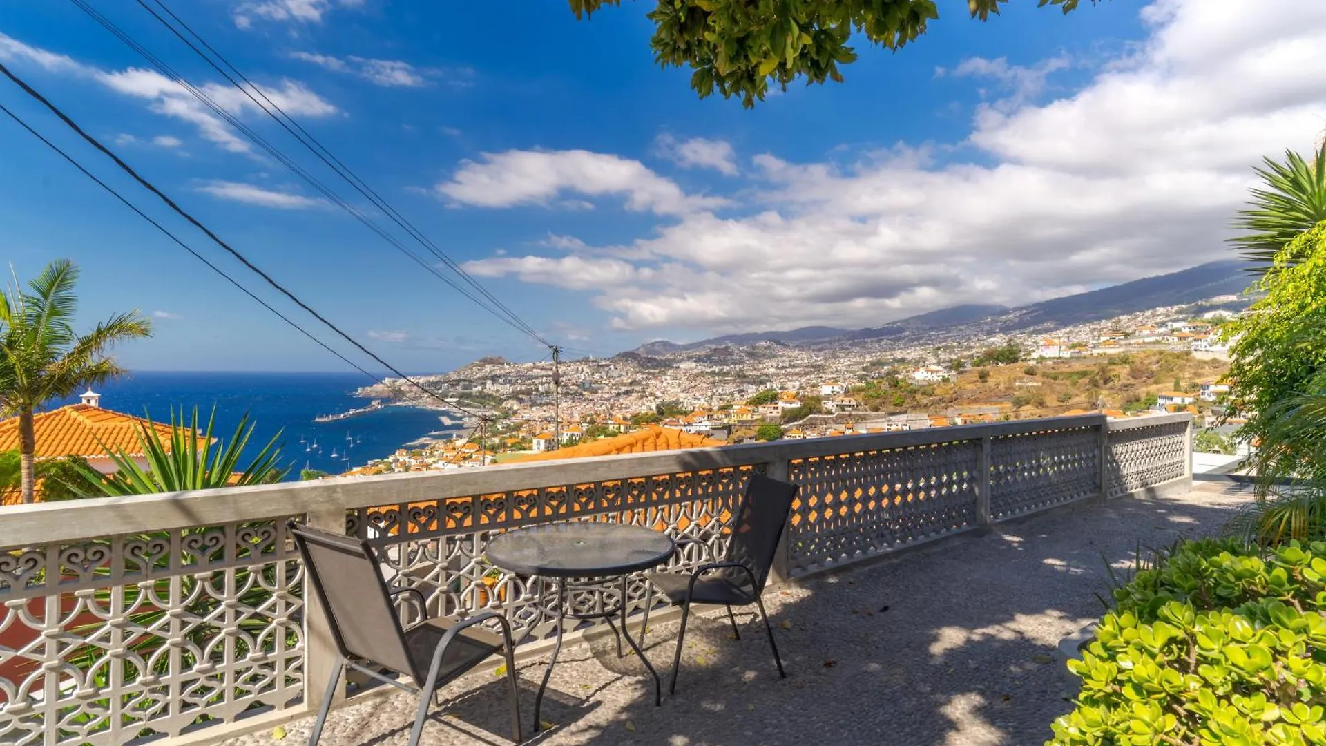 Casa Trollis By Holiday Rental Madeira Funchal  Portugalia